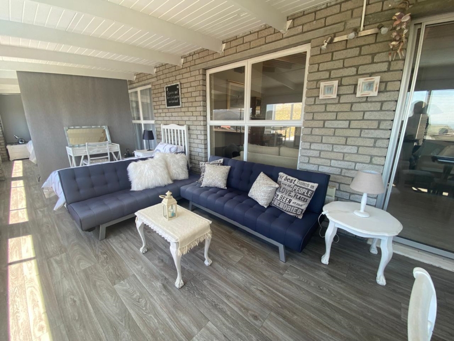 4 Bedroom Property for Sale in Pringle Bay Western Cape